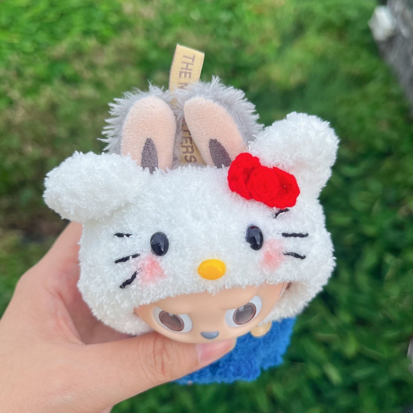 Handmade Knit Outfit – Hello Kitty-Inspired Clothes for Dolls & Display