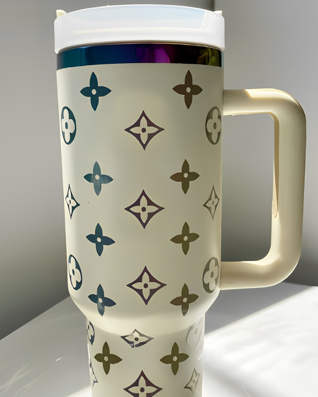40oz Luxury-Inspired Quencher Tumbler – Elegant Hydration with Style